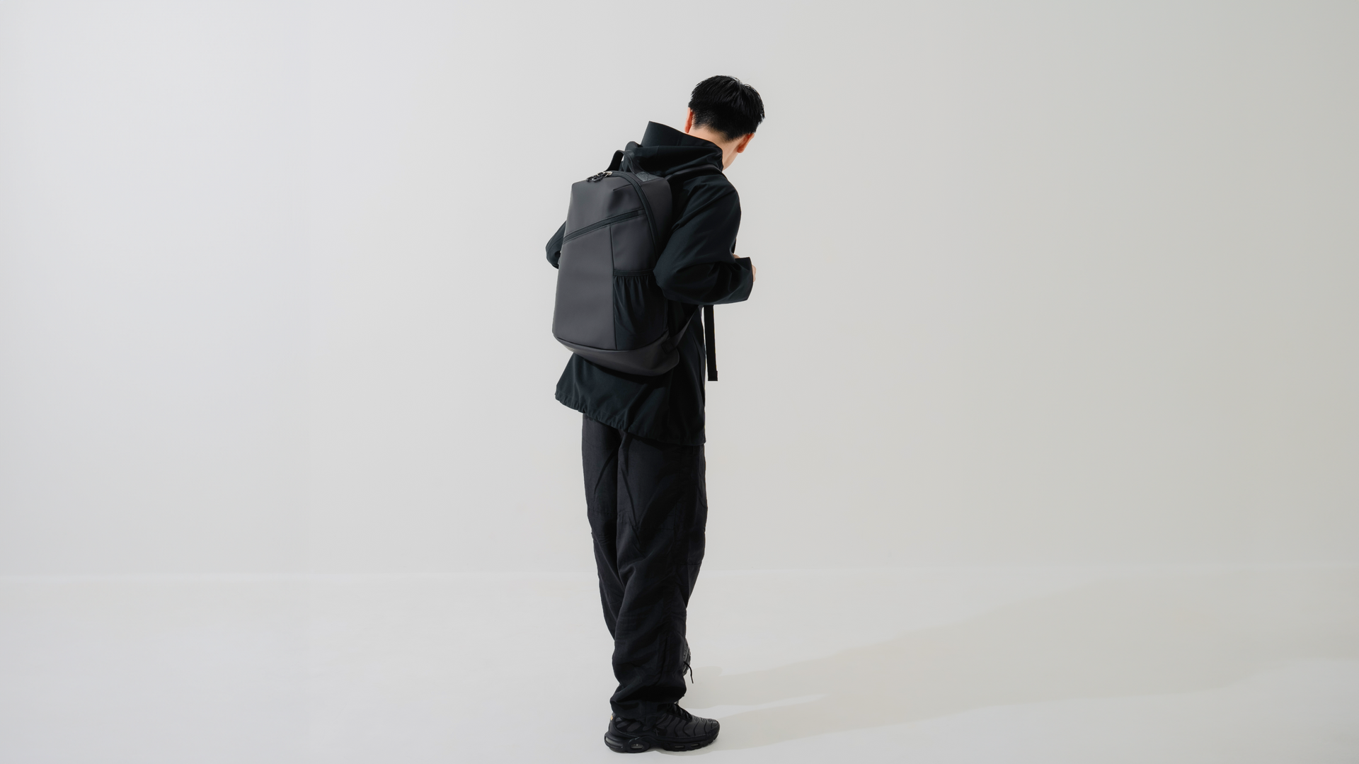 ark-05_01_98df79fd-e132-44be-