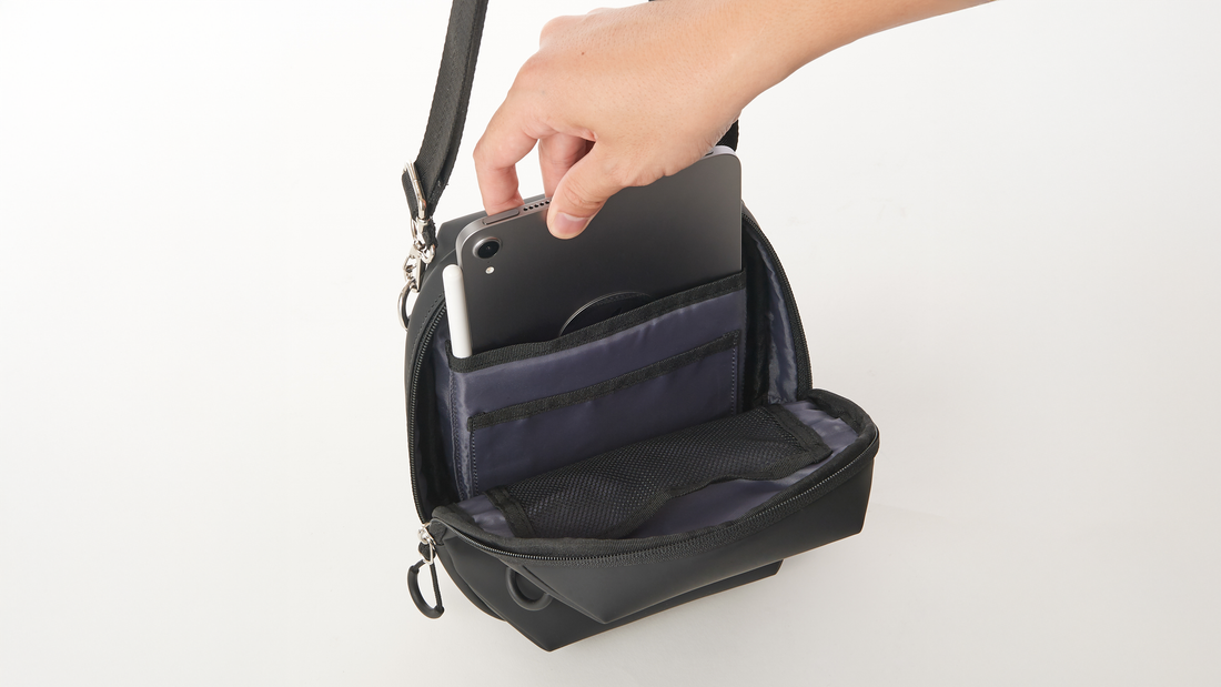 iPad mini対応！縦型ボディバッグのCoron-mini bag
