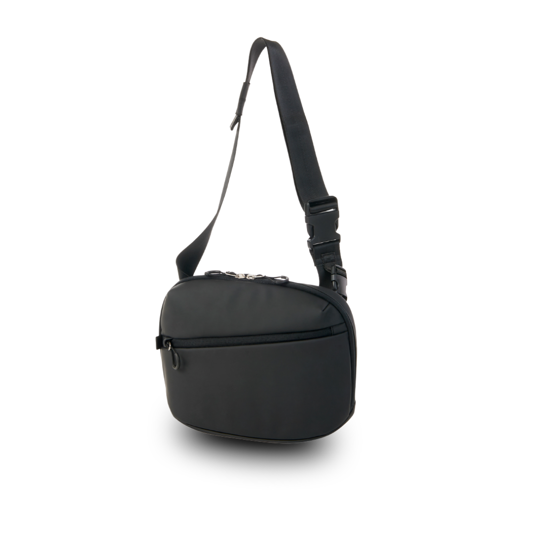 Y-Tag ブラック ボディバッグ　カメラバッグ Flat - body bag｜Y-Tag – ytagshop