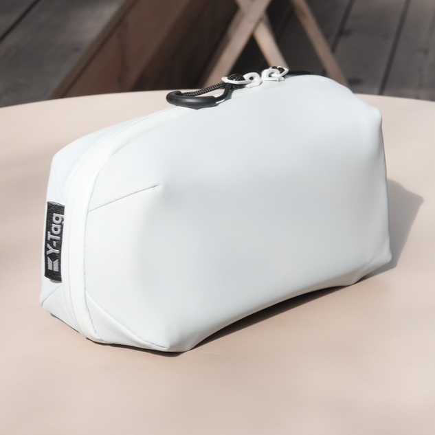 <div class="metafield-rich_text_field"><h3>新カラー「ホワイト」が定番化</h3></div>